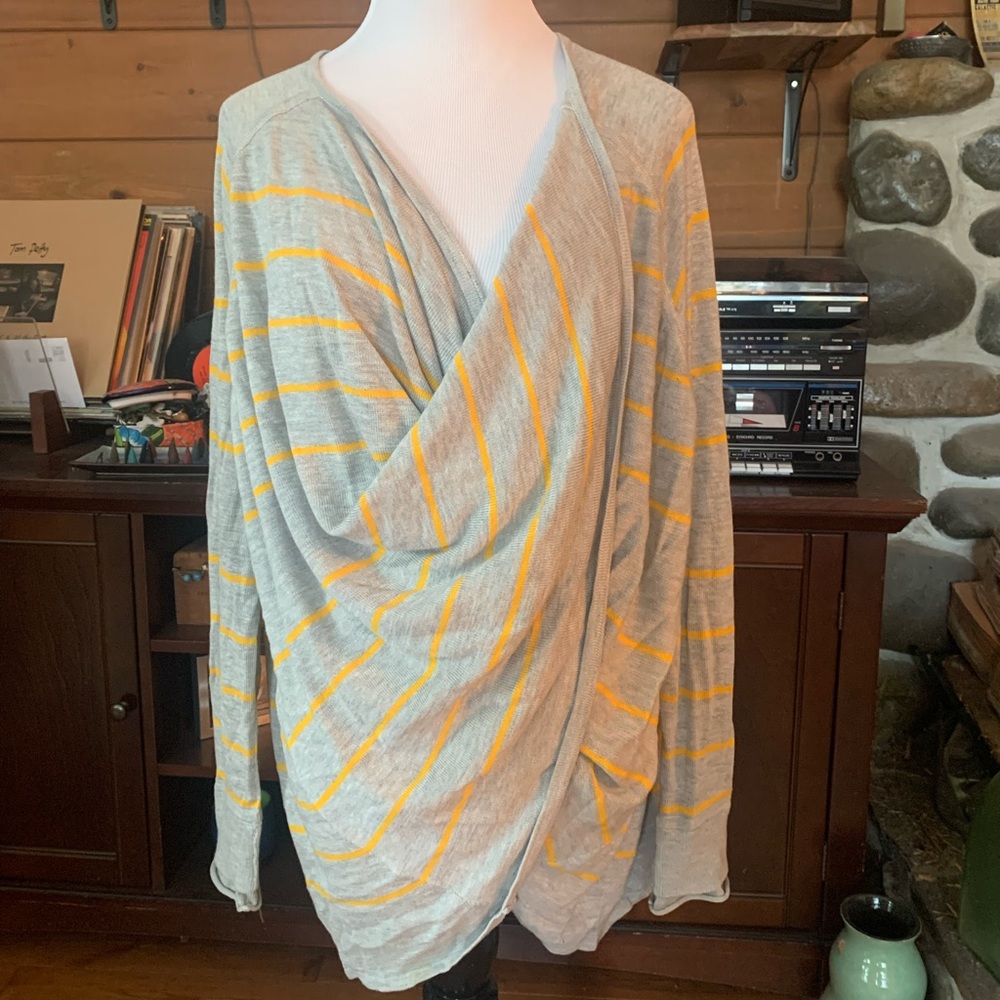 Lululemon athletica wrap-style sweater sz L. Heather Grey with yellow stripes.